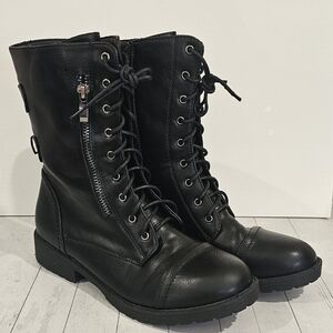 NEW, Viva combat boots, size 40 (8.5 US)
